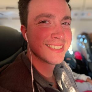 Meet your Posher, Dustin